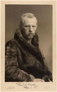 Fridtjof Nansen (ca. 1890).  (Fotografo: Henry van der Weyde,  Proprietario: Nasjonalbiblioteket)